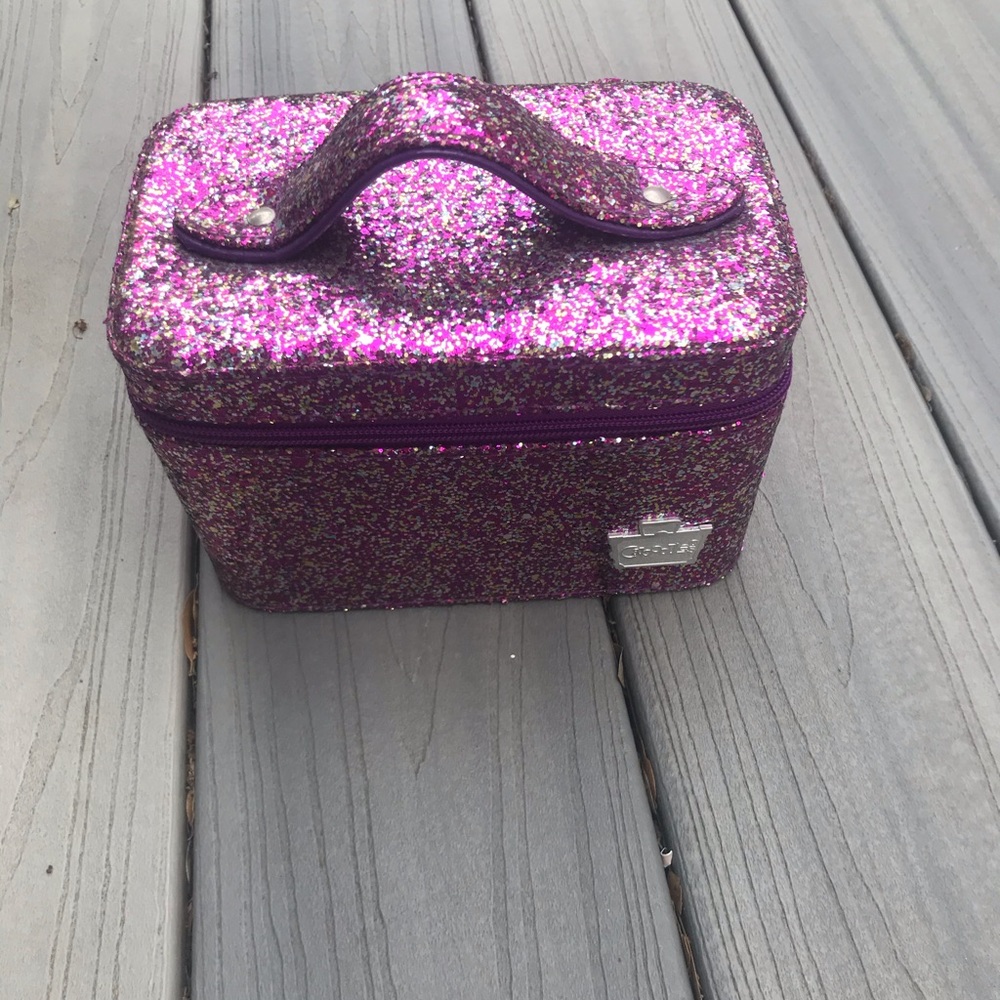 Pink/Purple caboodle container!💙